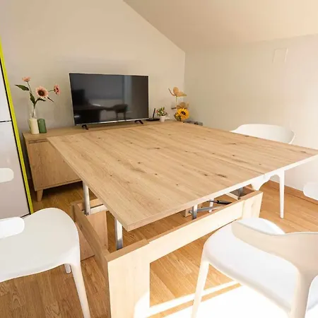 La Casa De Luis. Garaje Incluido. דירה זמורה