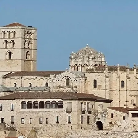 La Casa De Luis Garaje Incluido Apartment Zamora